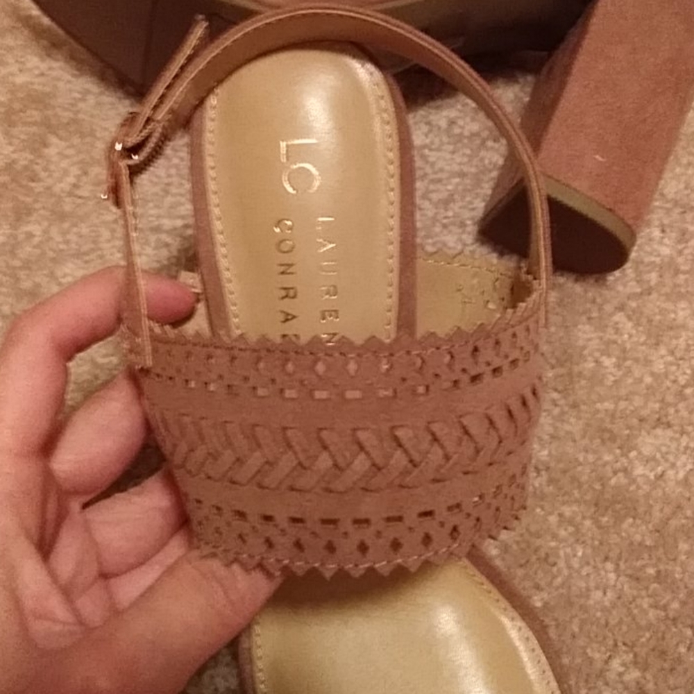 Shoe - Picture 6 of 8